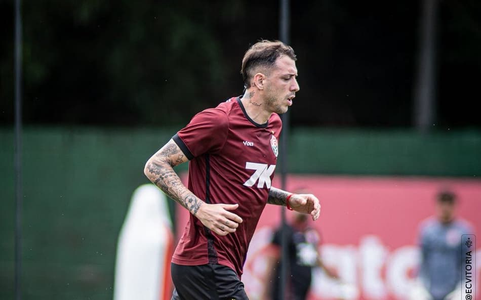 Renzo López marca dois gols contra o sub-20 (Foto: Victor Ferreira / EC Vitória)