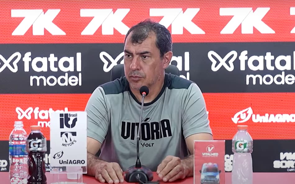 Carille em entrevista coletiva depois do jogo contra o Sport (Foto: reprodução / TV Vitória)