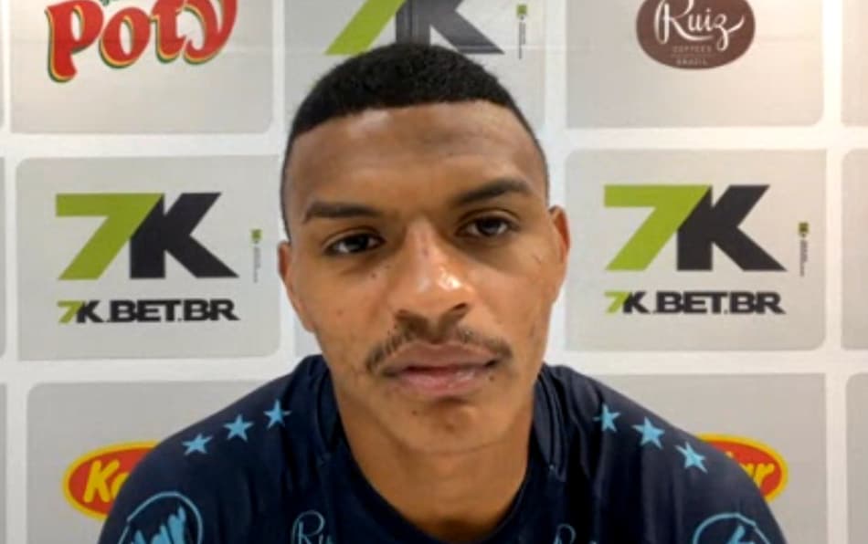 Negueba em entrevista exclusiva ao Lance! (Foto: reprodução)