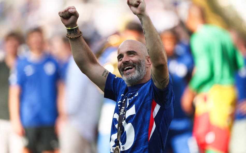 Técnico do Chelsea, Maresca comemora título do Mundial de Clubes
