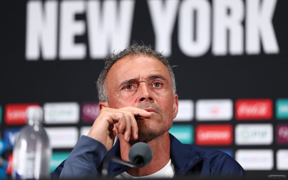 Técnico do PSG, Luis Enrique durante coletiva da final do Mundial de Clubes