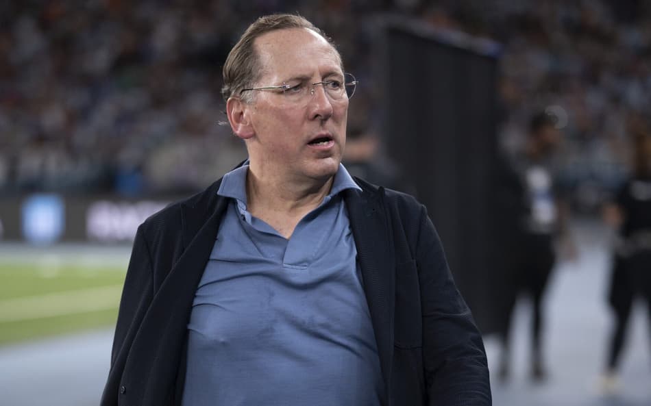 Clube é excluído da Europa League por conta de John Textor, dono da SAF do Botafogo