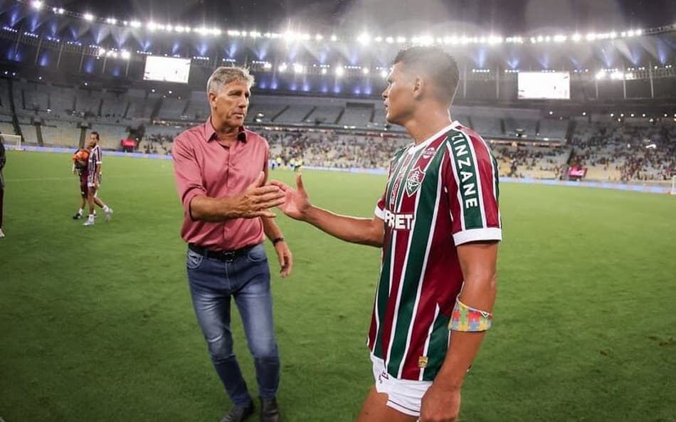 Admiração e amizade: o que carrega o abraço entre Thiago Silva e Renato Gaúcho no Mundial