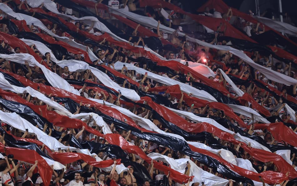 Torcida do Sao Paulo durante partida contra Botafogo no estadio Morumbi pelo campeonato Copa Libertadores 2024. Foto: Marcello Zambrana/AGIF