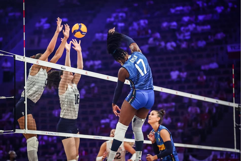 Itália 3 x 0 Estados Unidos, pela VNL feminina (foto: volleyballworld)