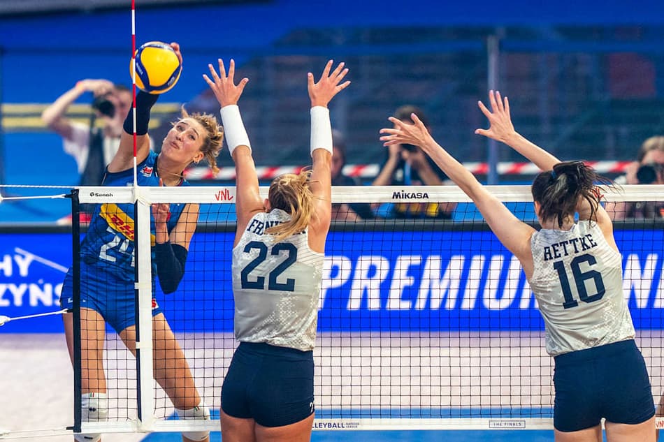 Itália 3 x 0 Estados Unidos, pela VNL feminina (foto: volleyballworld)