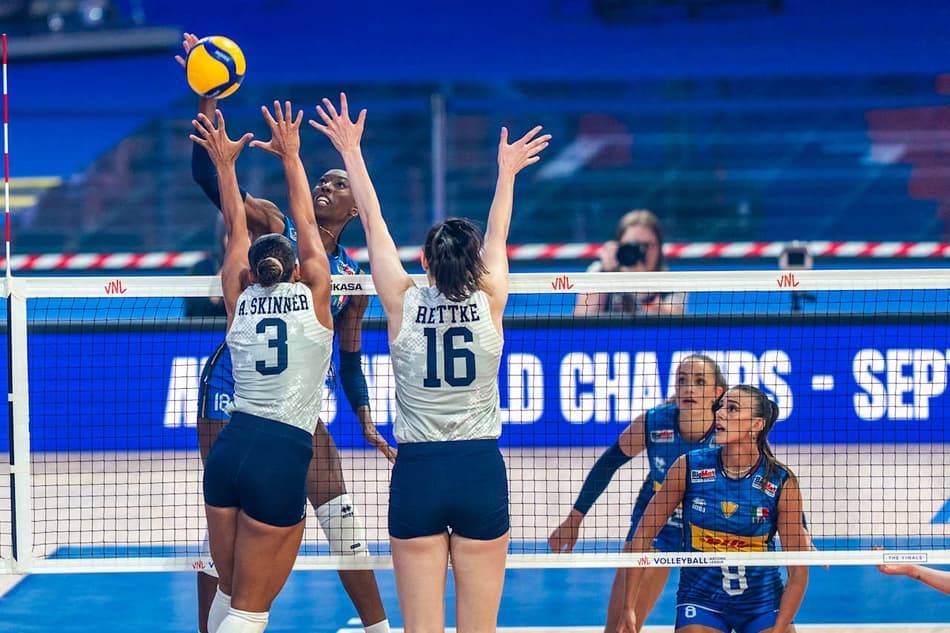 Itália 3 x 0 Estados Unidos, pela VNL feminina (foto: volleyballworld)