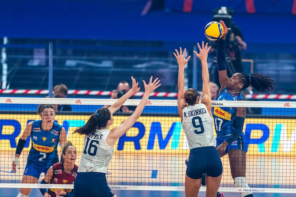 Itália 3 x 0 Estados Unidos, pela VNL feminina (foto: volleyballworld)