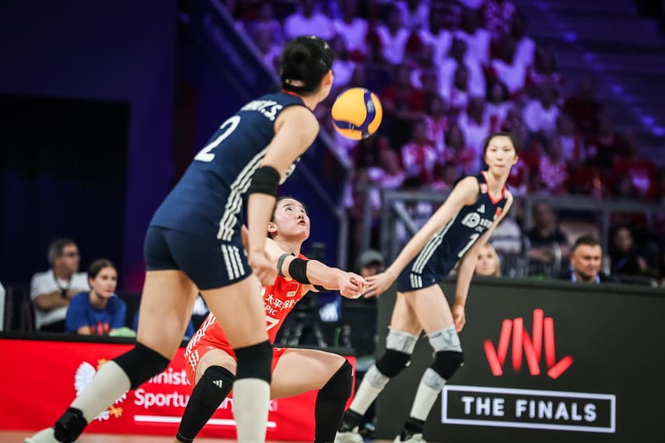 Polônia x China, pelas quartas de final da VNL feminina (foto: volleyballworld)