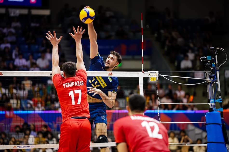 Brasil x Turquia, pela VNL masculina (foto: volleyballworld)