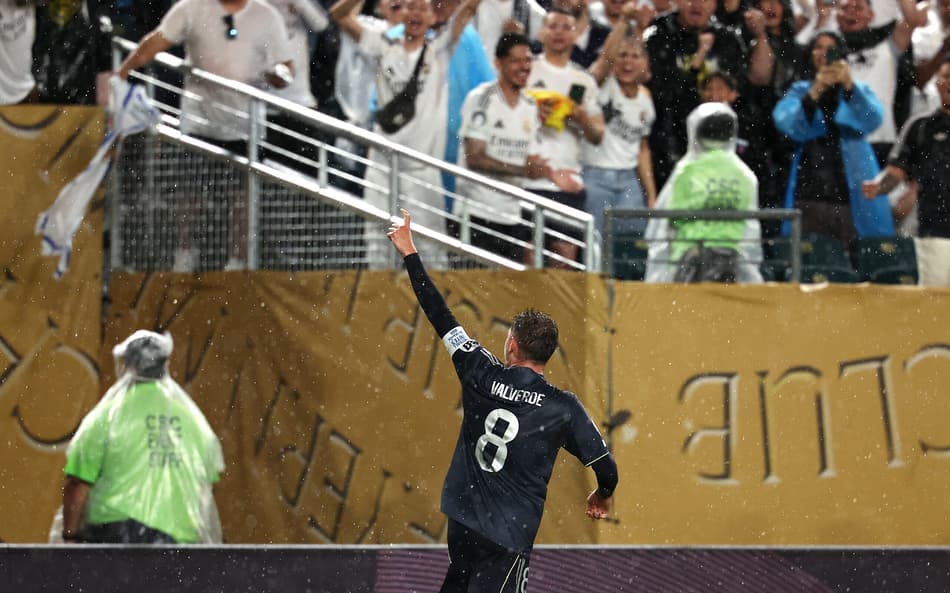 Valverde comemora segundo gol do Real Madrid sobre o RB Salzburg no Mundial