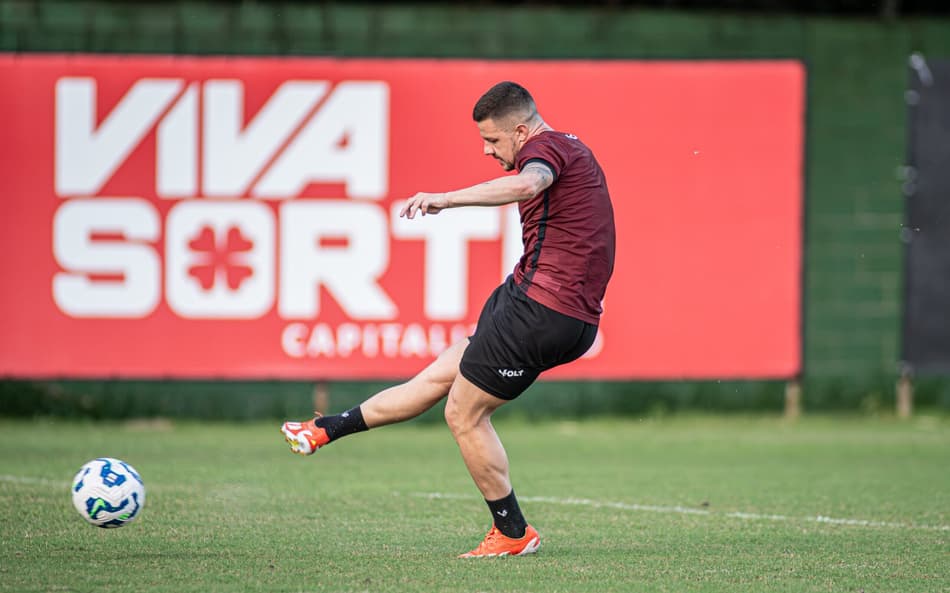 Renato Kayzer treina pelo Vitória (Foto: Victor Ferreira / EC Vitória)