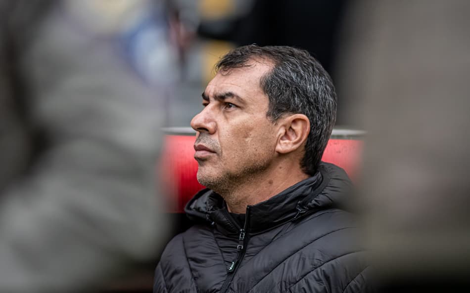 Fábio Carille comanda o Vitória contra o Internacional (Foto: Victor Ferreira / EC Vitória)