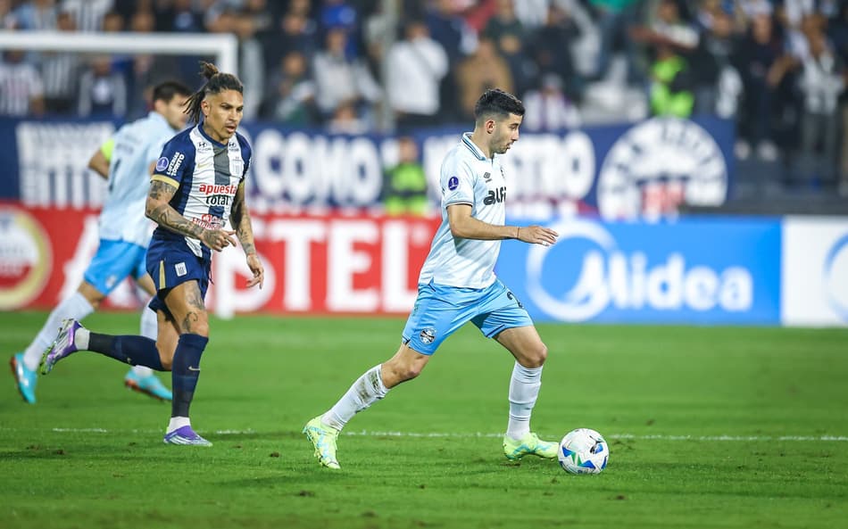 Villasanti não teve boa atuação na derrota do Grêmio para o Alianza Lima. (Foto: Lucas Uebel/Grêmio FBPA)