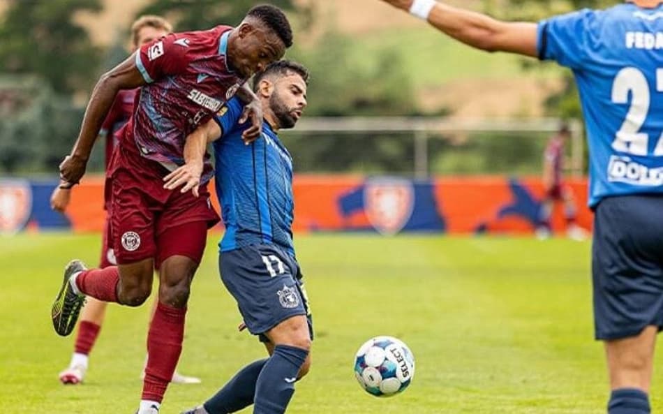 Vinicius Veneranda em ação (Foto: Divulgação/Clube)