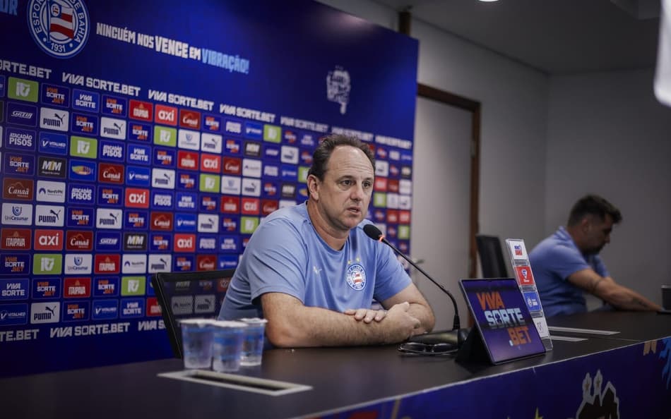 Rogério Ceni em coletiva após vitória contra o Ceará Foto: Rafael Rodrigues / EC Bahia