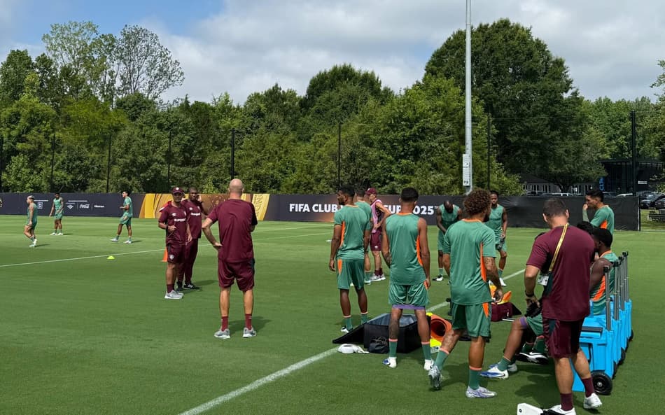 Reservas do Fluminense no gramado (Foto: Sharon Nigri Prais/ Lance!)