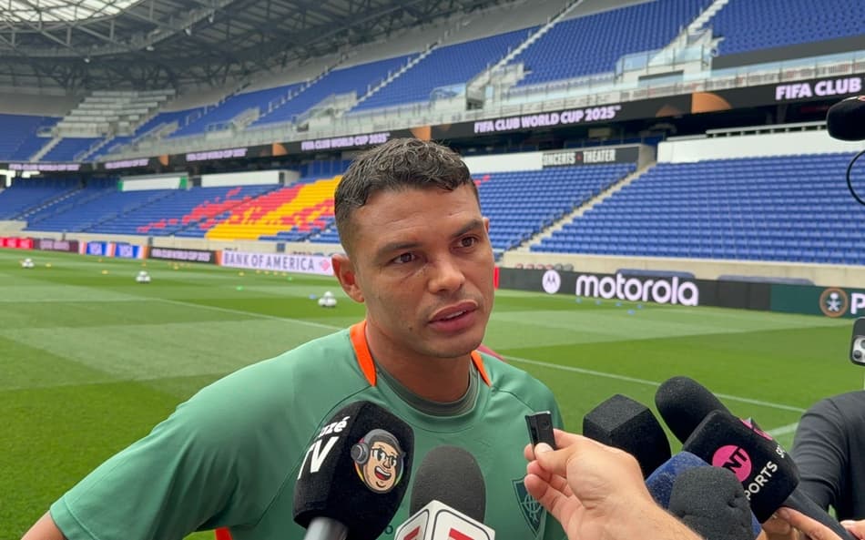 Thiago Silva na zona mista antes de Fluminense x Chelsea (Foto: Sharon Prais / Lance!)
