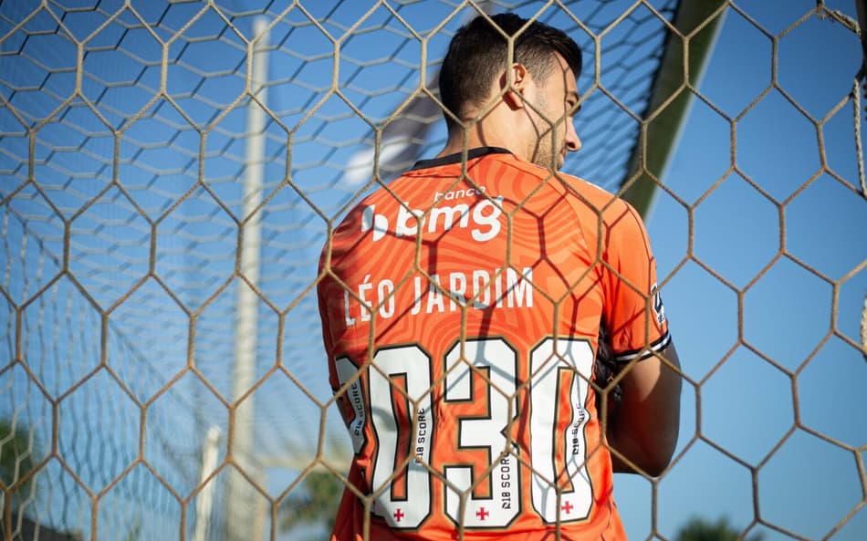 Vasco anuncia renovação de Léo Jardim até 2030