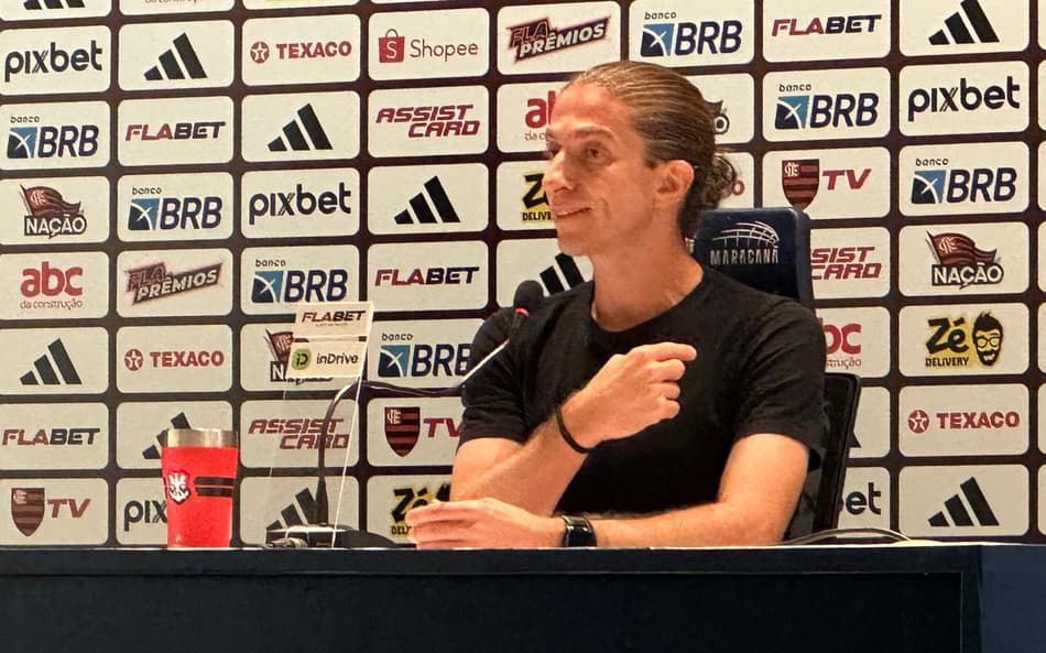 Filipe Luís esclareceu situação de Pedro após Flamengo x São Paulo (Foto: Lucas Bayer/ Lance!)