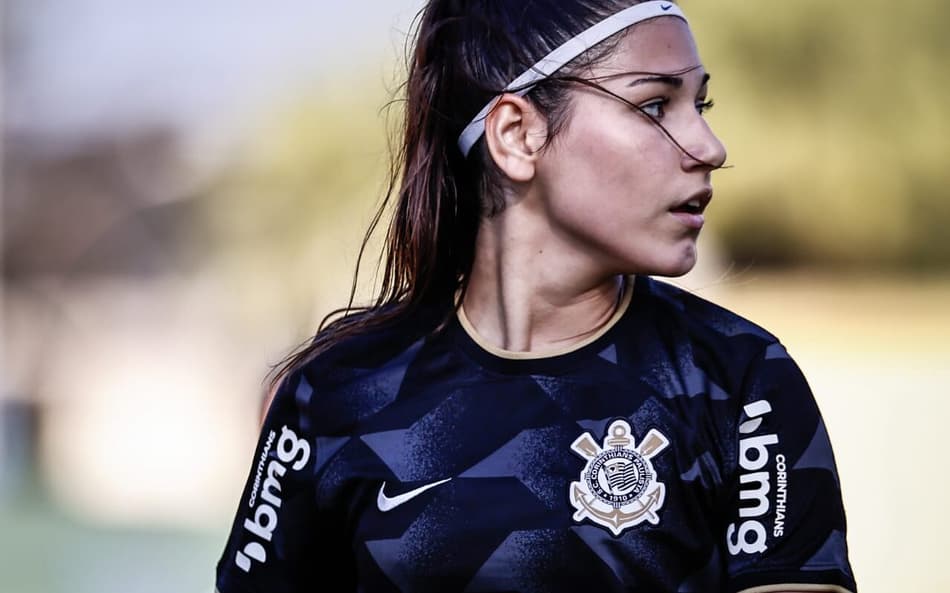 Marcela Geremias atua pelo Corinthians sub-15. (Foto: Corinthians/Divulgação)