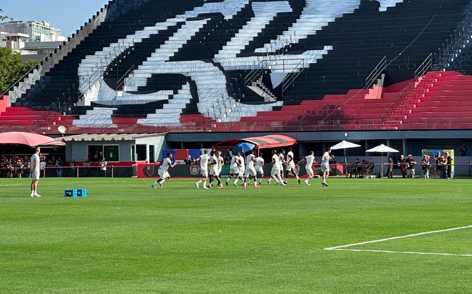Gávea recebe o amistoso Flamengo sub-20 x Bayer Leverkusen (Foto: Lucas Bayer/Lance!)