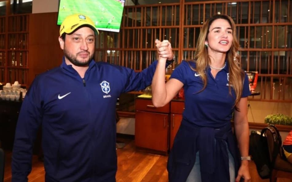 Michelle Ramalho, vice-presidente da CBF, ao lado do treinador Arthur Elias. (Foto: Michelle Ramalho, vice da CBF, é chefe de delegação na Copa América Feminina. (Foto: Lívia Villas Boas/ CBF)