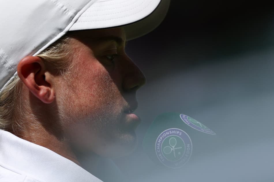 A britânica Sonay Kartal vence a francesa Diane Parry em Wimbledon (foto: Adrian Dennis / AFP)