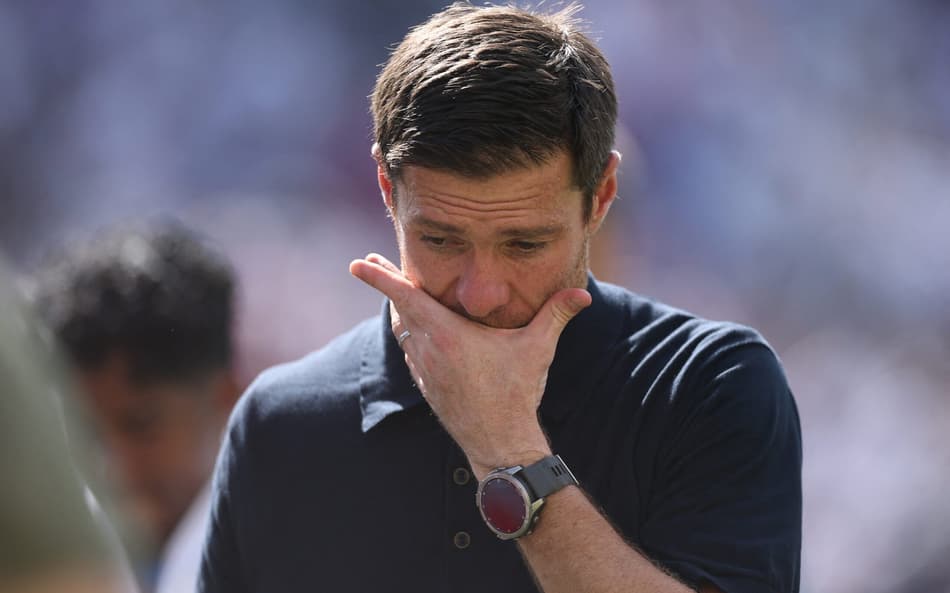 Xabi Alonso reage durante dura derrota do Real Madrid para o PSG no Mundial de Clubes