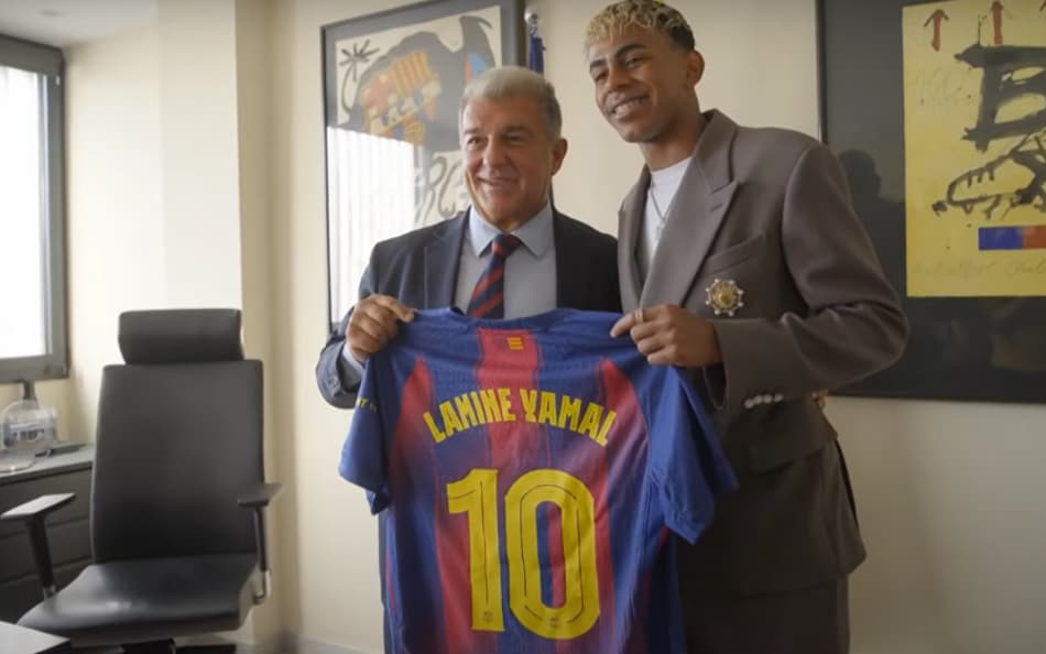 Lamine Yamal, ganha a camisa 10 do Barcelona (Foto: Divulgação / Barcelona)