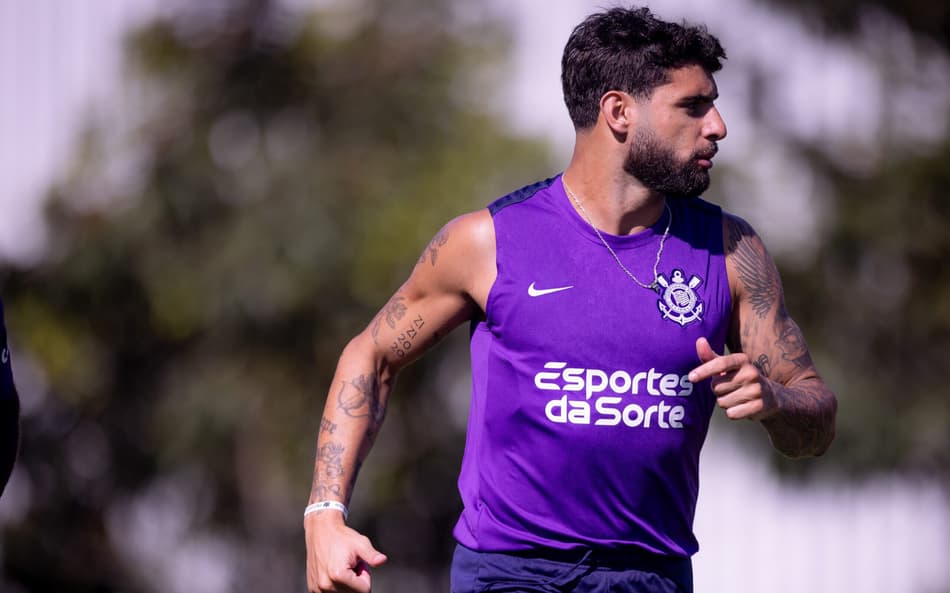 Yuri Alberto treina com o elenco do Corinthians