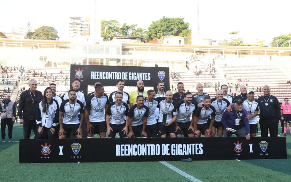 Com preleção de Tite, ex-jogadores do Corinthians revivem final da Libertadores