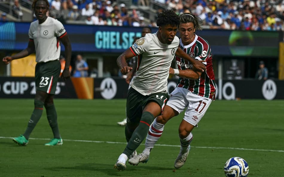 Andrey Santos contra o Fluminense no Mundial de Clubes. (Foto: Paul Ellis / AFP)