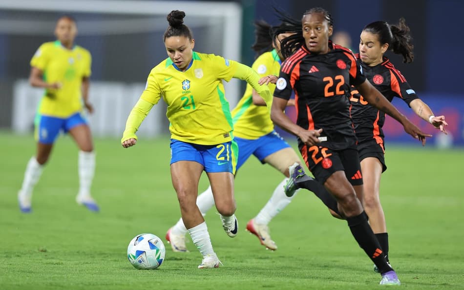 Dudinha começou como titular no jogo entre Brasil x Colômbia. (Foto: Lívia Villas Boas / CBF)