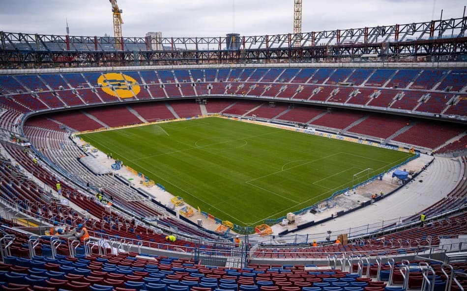 Estágio atual da reforma do Camp Nou Spotify (Foto: Reprodução/Barcelona)