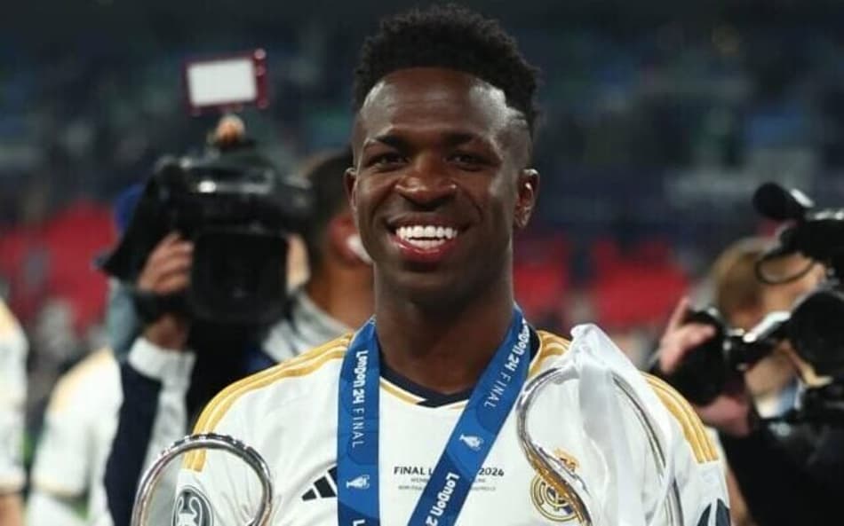 cropped-vini-jr-champions-league-taca.jpg