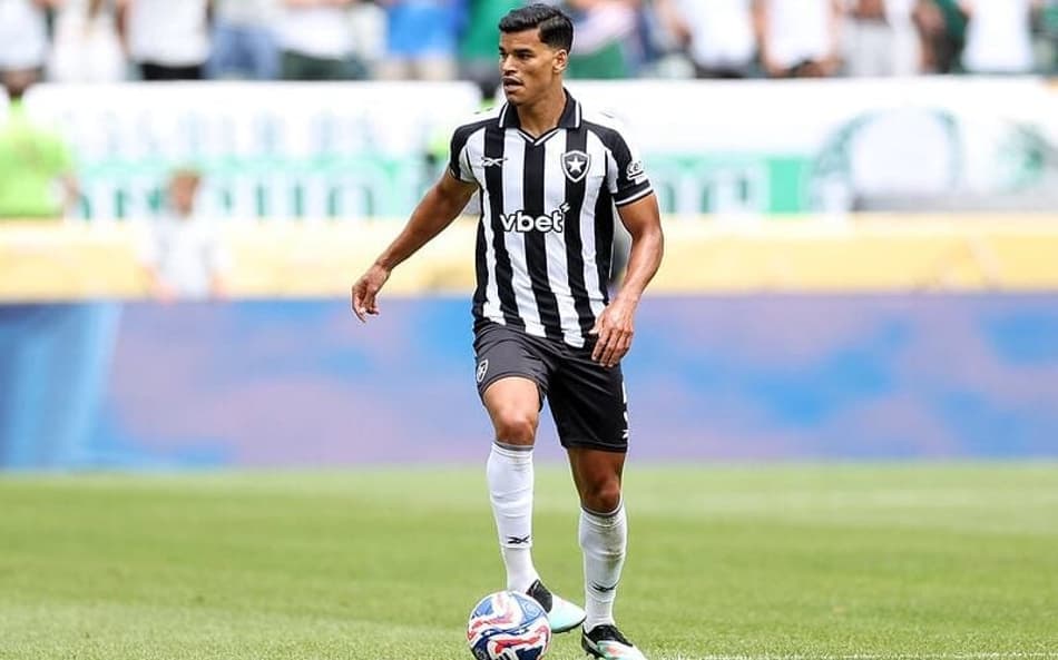 Danilo Barbosa é um pedido do técnico Renato Paiva (Foto: Vítor Silva/Botafogo)