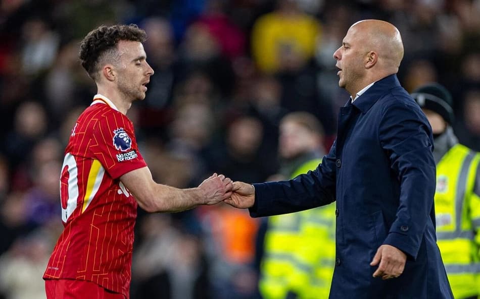 Diogo Jota e Arne Slot - Liverpool