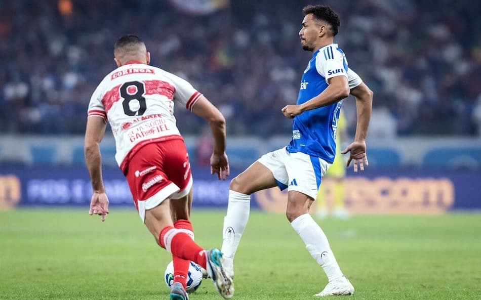 eduardo em cruzeiro x crb (Foto: Gustavo Aleixo / Cruzeiro)