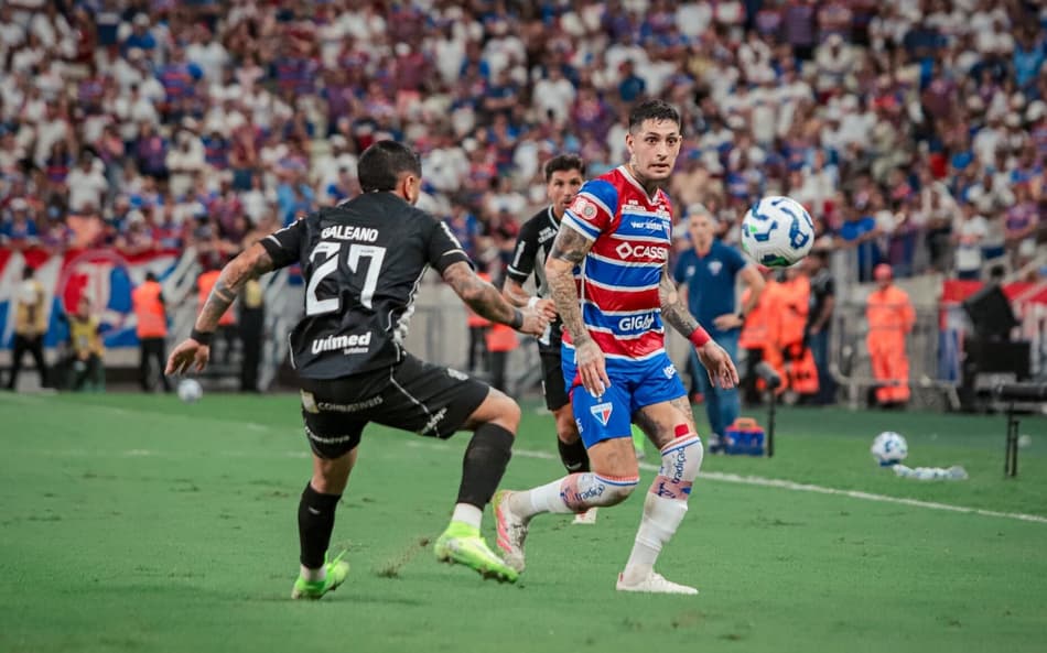 Fortaleza e Ceará se enfrentam na Arena Castelão pelo Brasileirão (Foto: Mateus Lotif/FEC)
