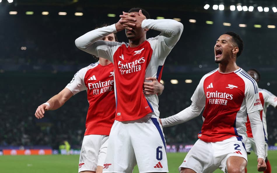 Gabriel Magalhães, do Arsenal, comemora gol ironizando Vikot Gyokeres (Foto: Filipe Amorim/AFP)