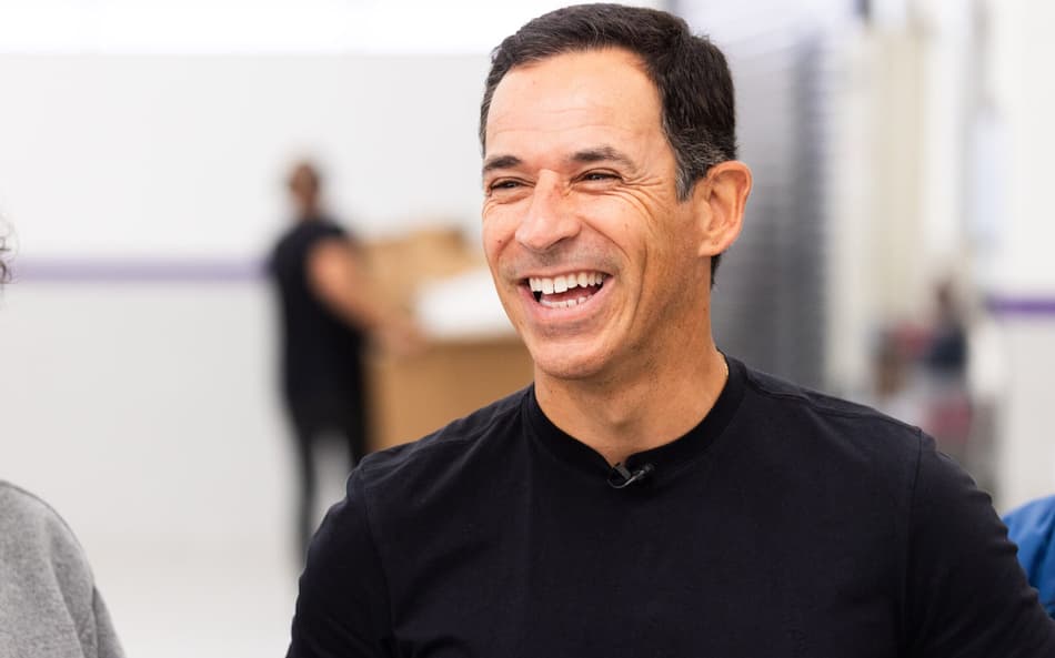Helio Castroneves competirá pela primeira vez automobilismo brasileiro, exatos 30 anos depois de iniciar sua carreira internacional