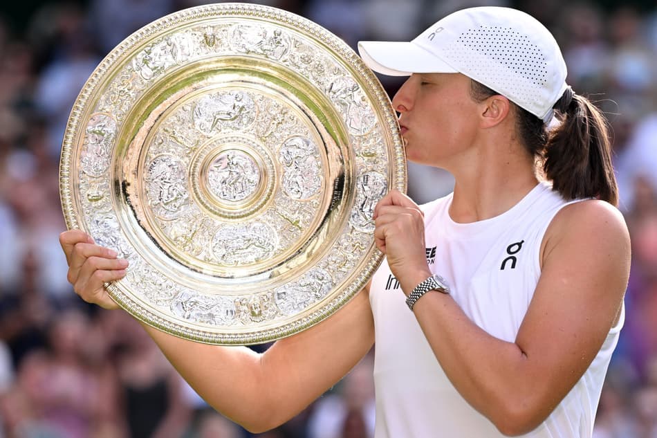 Iga Swiatek leva título inédito de Wimbledon; veja imagens