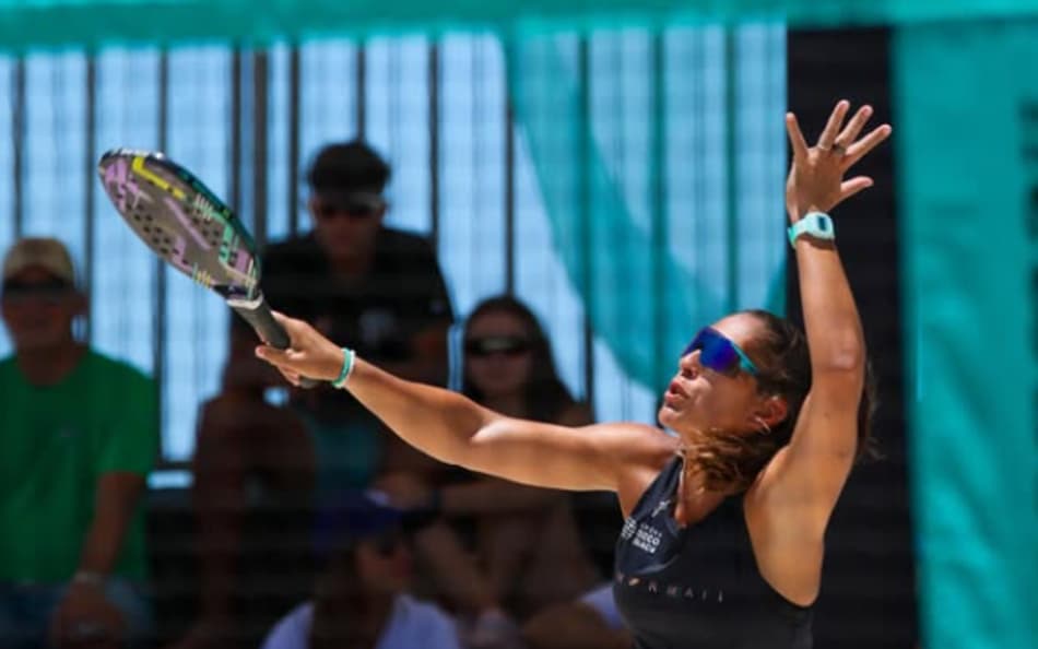 Brasileira Samantha Barijan, ex-número 1 do mundo no beach tennis (Reprodução)