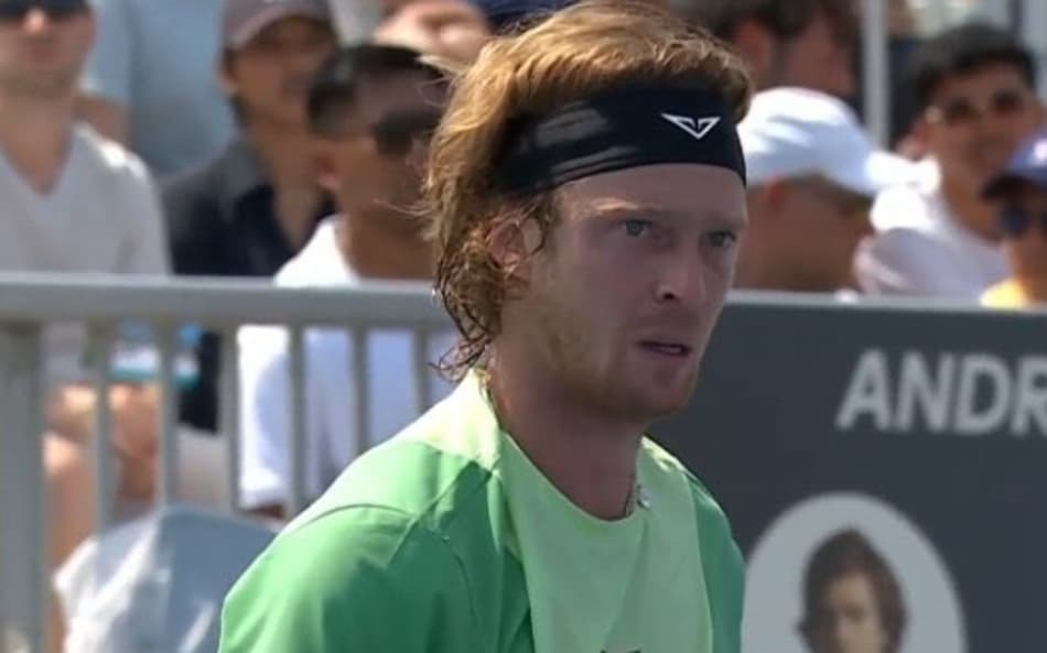 O russo Andrey Rublev avança em Toronto (Divulgação)