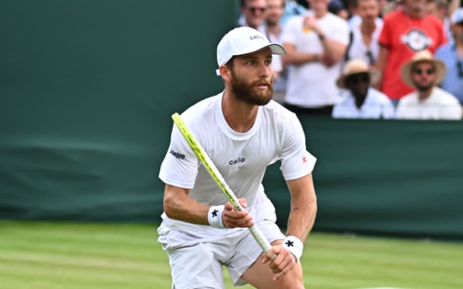 O francês Corentin Moutet na vitória sobre o argentino Comesana em Wimbledon (FFT)