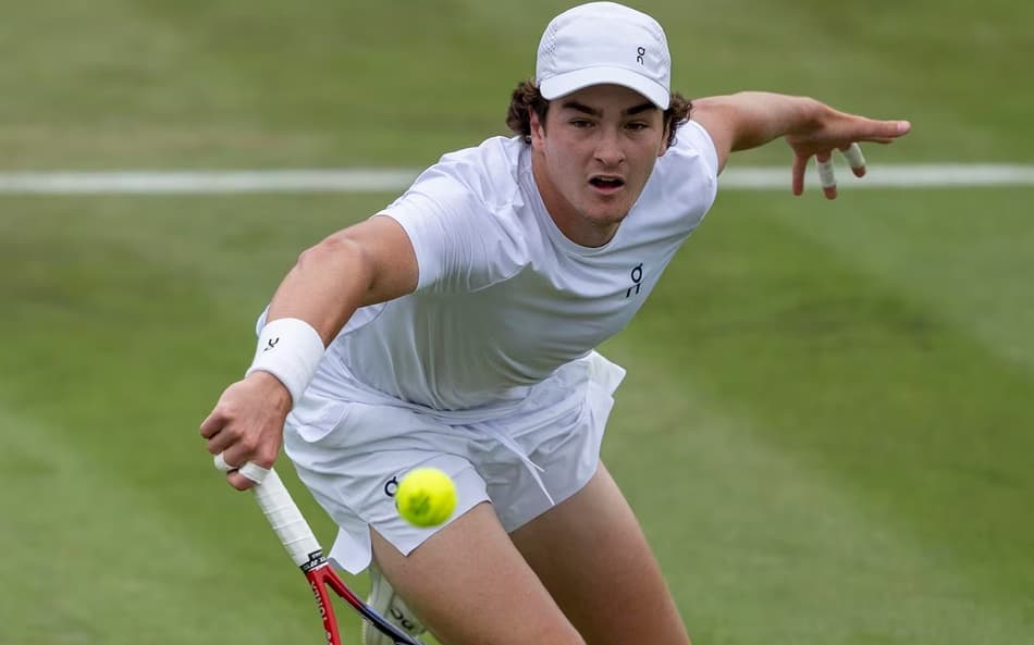 João Fonseca na vitória sobre Brooksby em Wimbledon (Divulgação/AELTC/Florian Eisele)