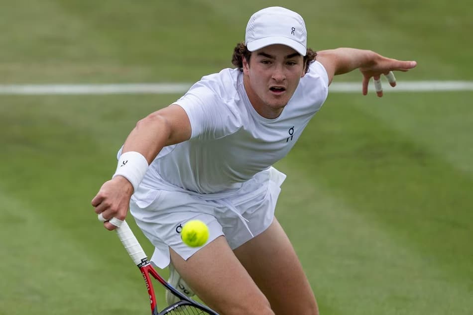 João Fonseca na vitória sobre Brooksby em Wimbledon (Divulgação/AELTC/Florian Eisele)