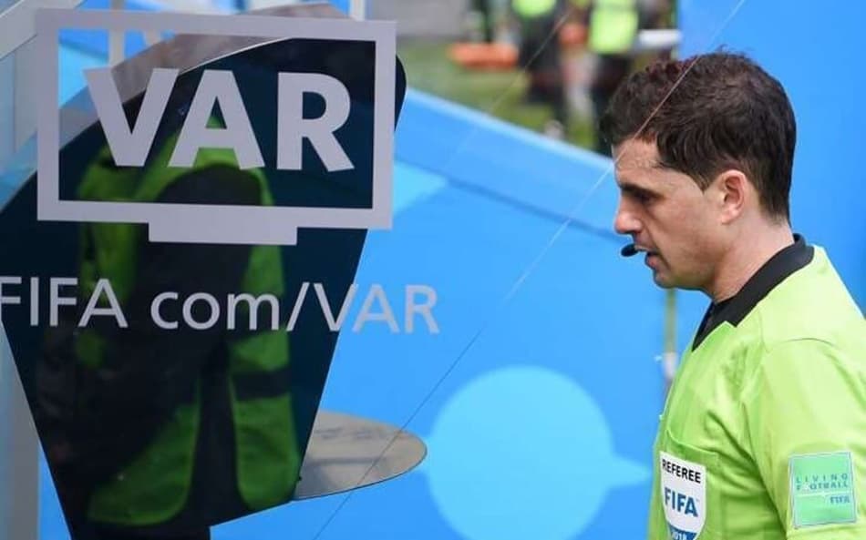 VAR na Libertadores 2018 (Cruzeiro x Boca)