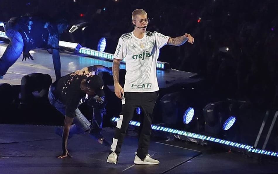 Lewis Hamilton se derrete por álbum novo de Justin Bieber, SWAG